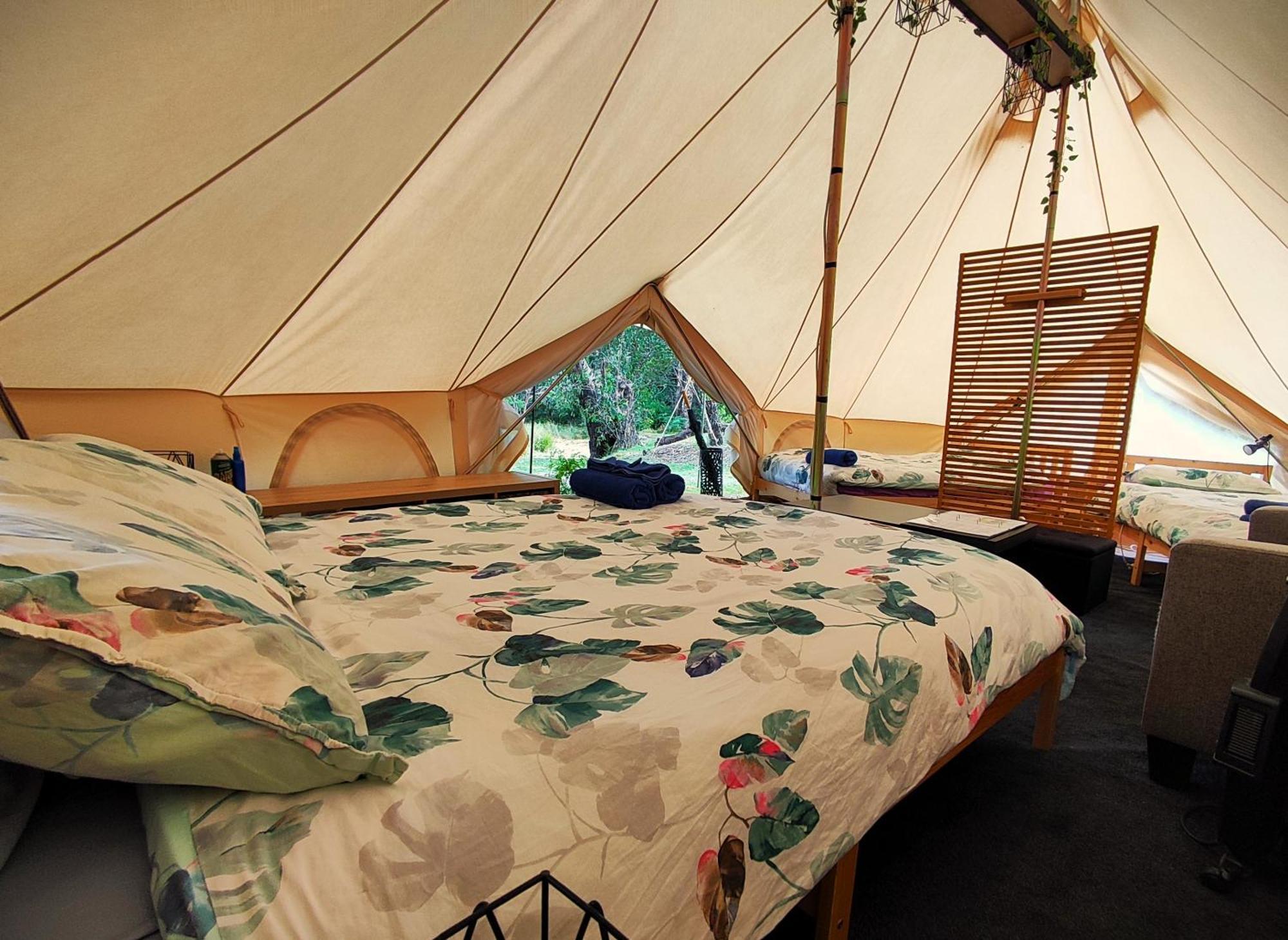 Glamping At Zeehan Bush Camp Ngoại thất bức ảnh