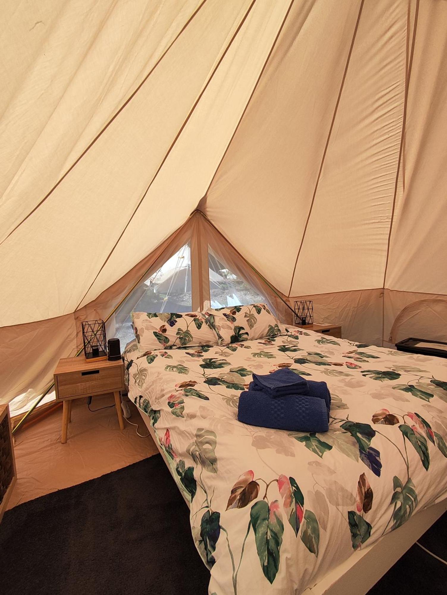 Glamping At Zeehan Bush Camp Ngoại thất bức ảnh